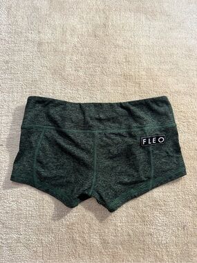 Fleo shorts medium